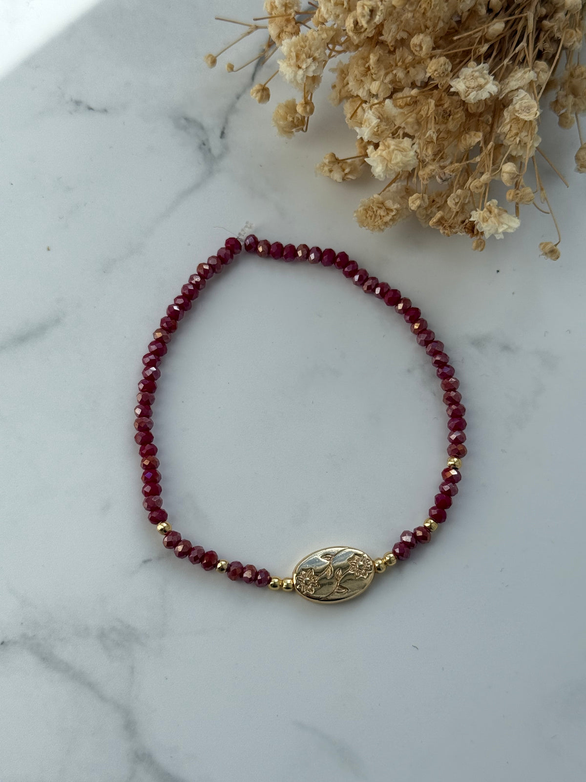 Perlenarmband mit Roten Kristallperlen und Goldenen Perlen + Blumen Anhänger - 2386
