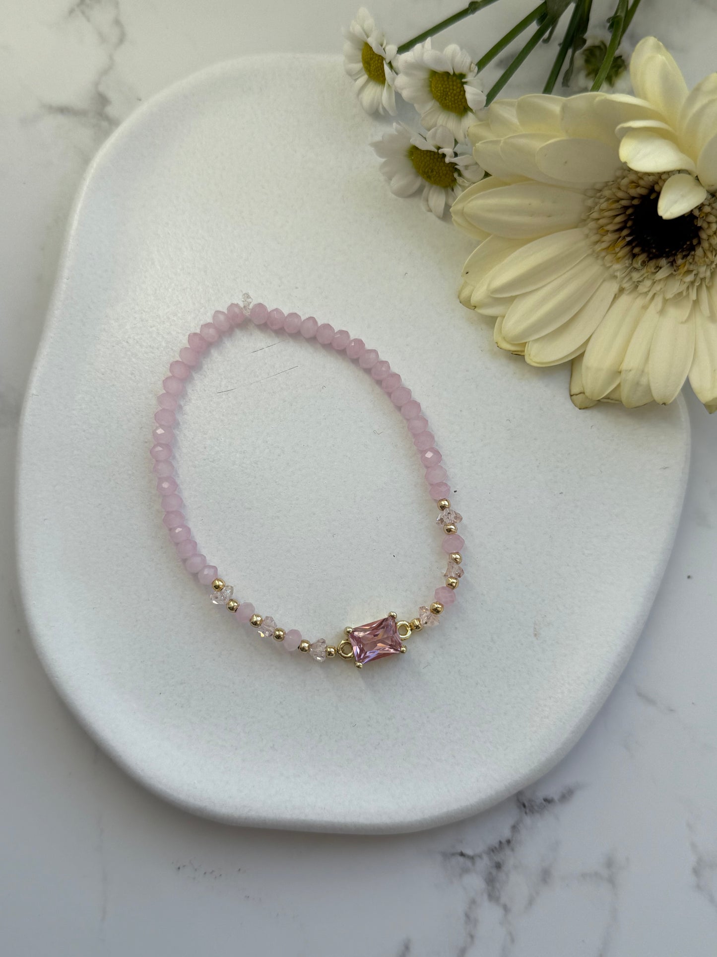 Perlenarmband mit Rosa Kristallperlen und Goldenen Perlen + Zirkonia Anhänger - 2038