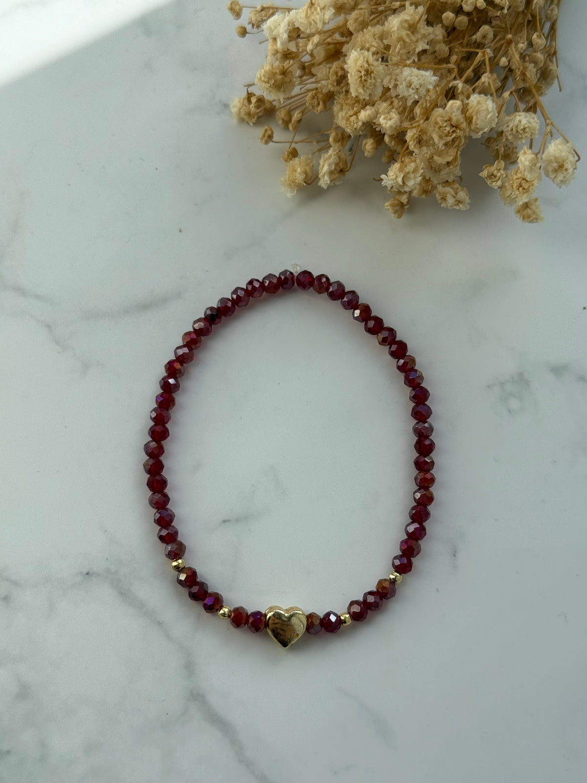 Perlenarmband mit Roten Kristallperlen und Goldenen Perlen + Herz Anhänger - 2377