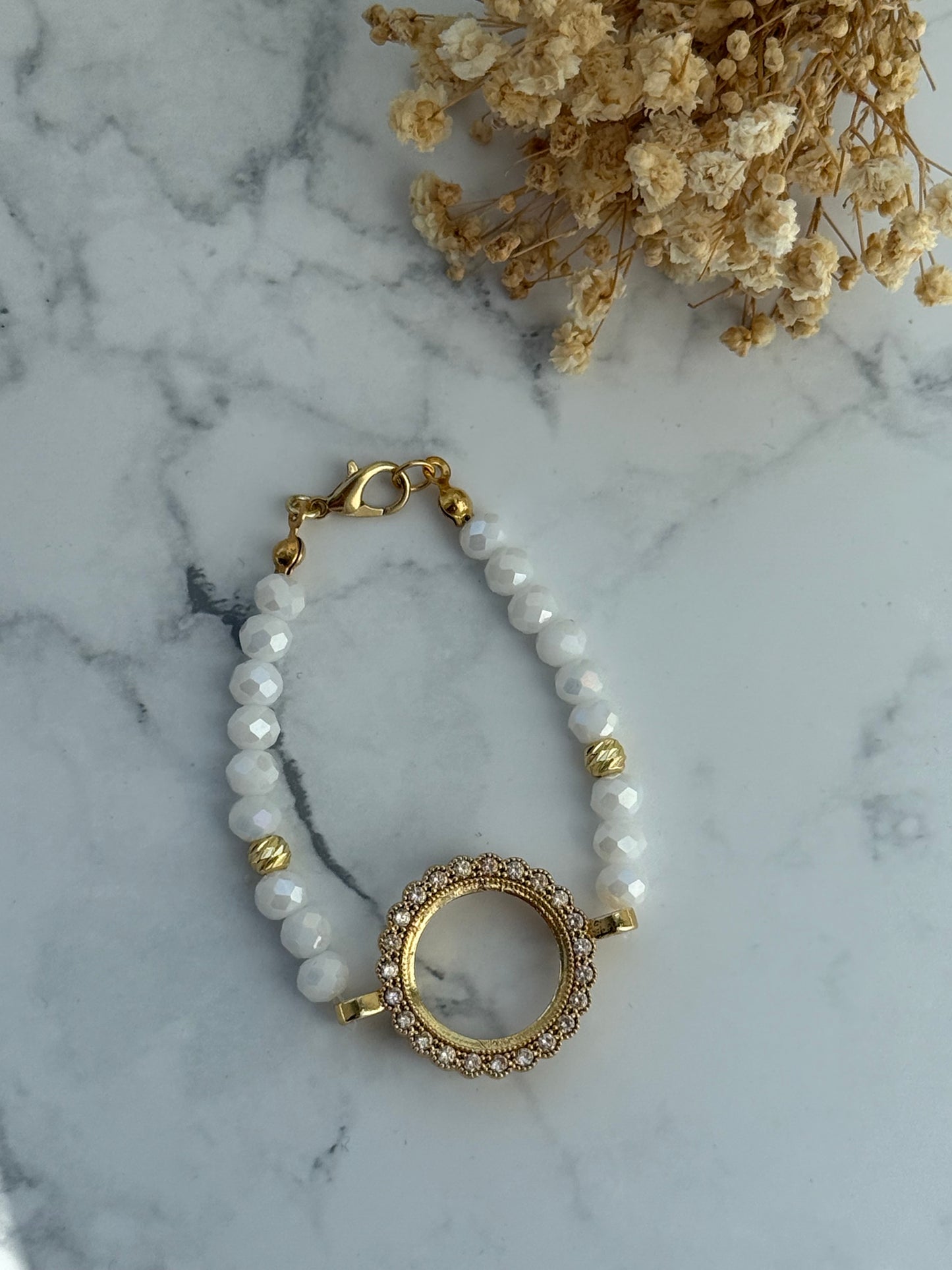 Perlenarmband mit Weißen Kristallperlen + Ceyrek Rahmen - 2358