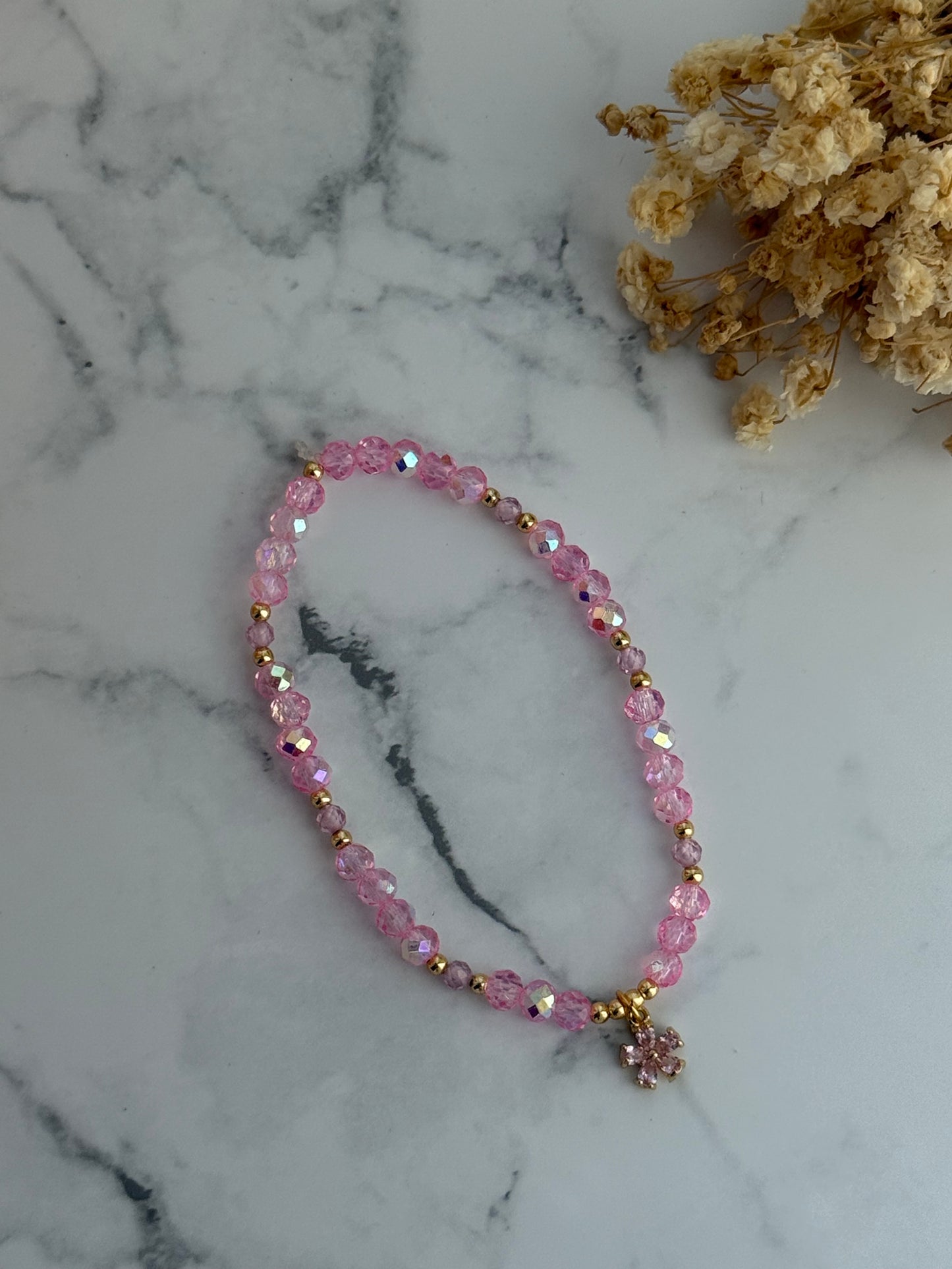 Perlenarmband mit Rosa Kristallperlen, Goldenen Perlen + Blumen Anhänger - 2300
