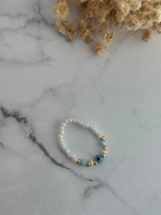 Perlenring mit Weißen, Blauen Perlen, goldenen Perlen + Nazar Perle - 2328