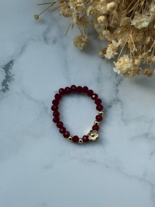 Perlenring mit Roten Kristallperlen, goldenen Perlen + Blumen Anhänger - 2408