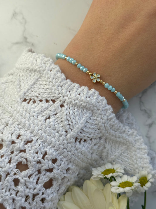 Perlenarmband mit Blauen Kristallperlen und Goldenen Perlen + Blumen Anhänger - 2022
