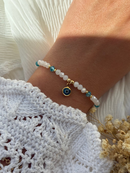 Perlenarmband mit Weißen, Blauen Kristallperlen und Goldenen Perlen + Nazar Anhänger - 2238