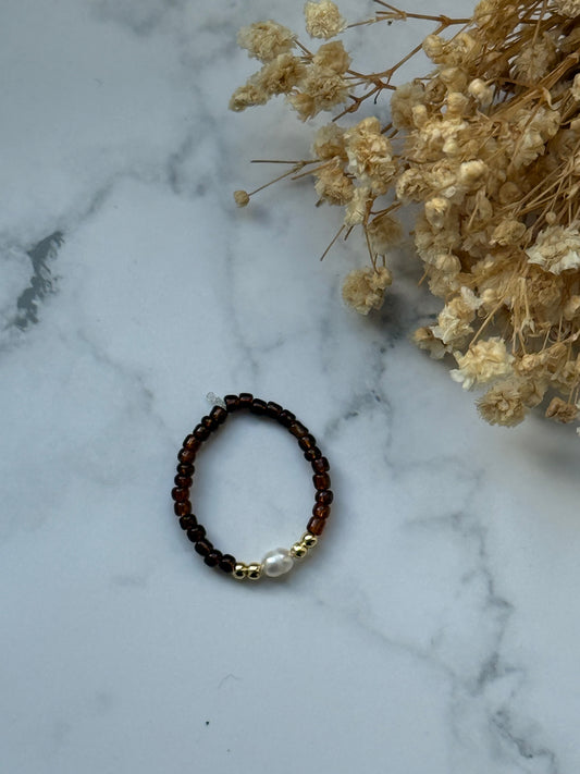 Perlenring mit Braunen und goldenen Perlen - 2410