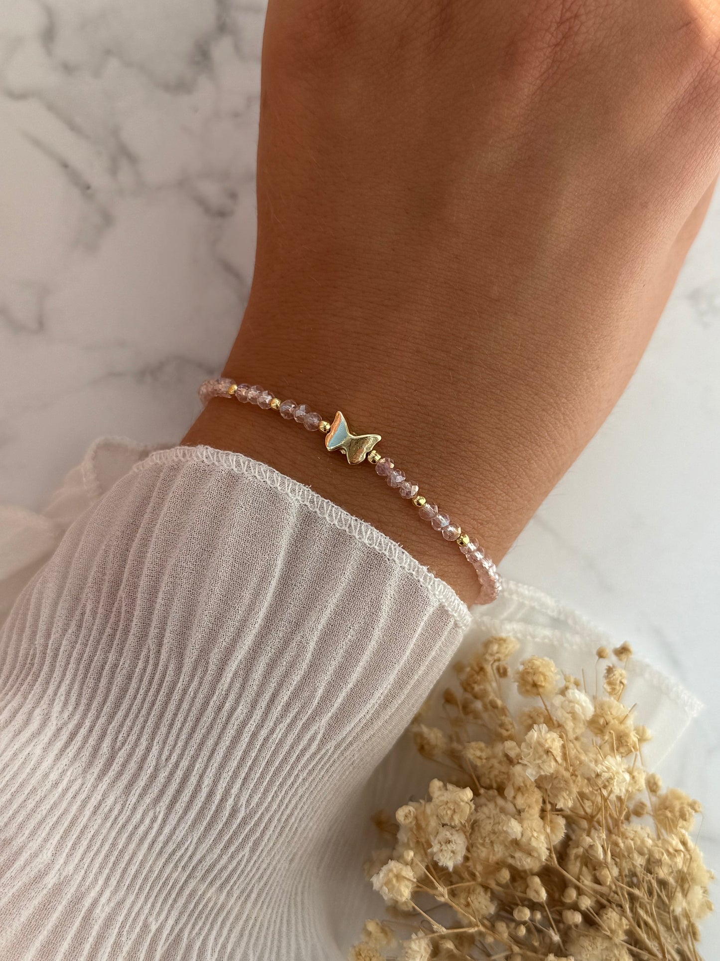 Perlenarmband mit Rose Kristallperlen, Goldenen Perlen + Schmetterling Anhänger - 2294
