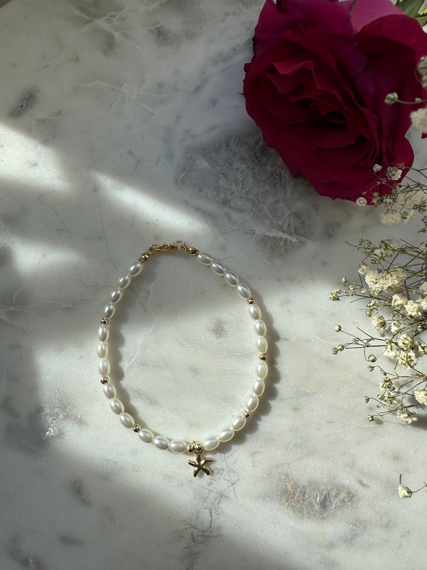 Fußkette mit weißen Perlen und goldenen Perlen und Seestern Anhänger - 10093