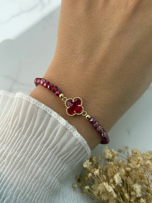 Perlenarmband mit Roten Kristallperlen und Goldenen Perlen + Kleeblatt Anhänger - 2378