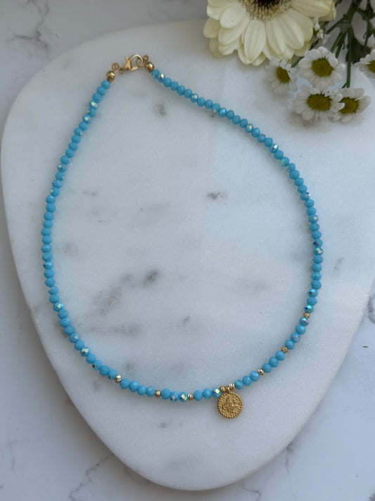 Perlenkette mit Blauen Kristallperlen und Goldenen Perlen + Goldene Taler Anhänger - 2060