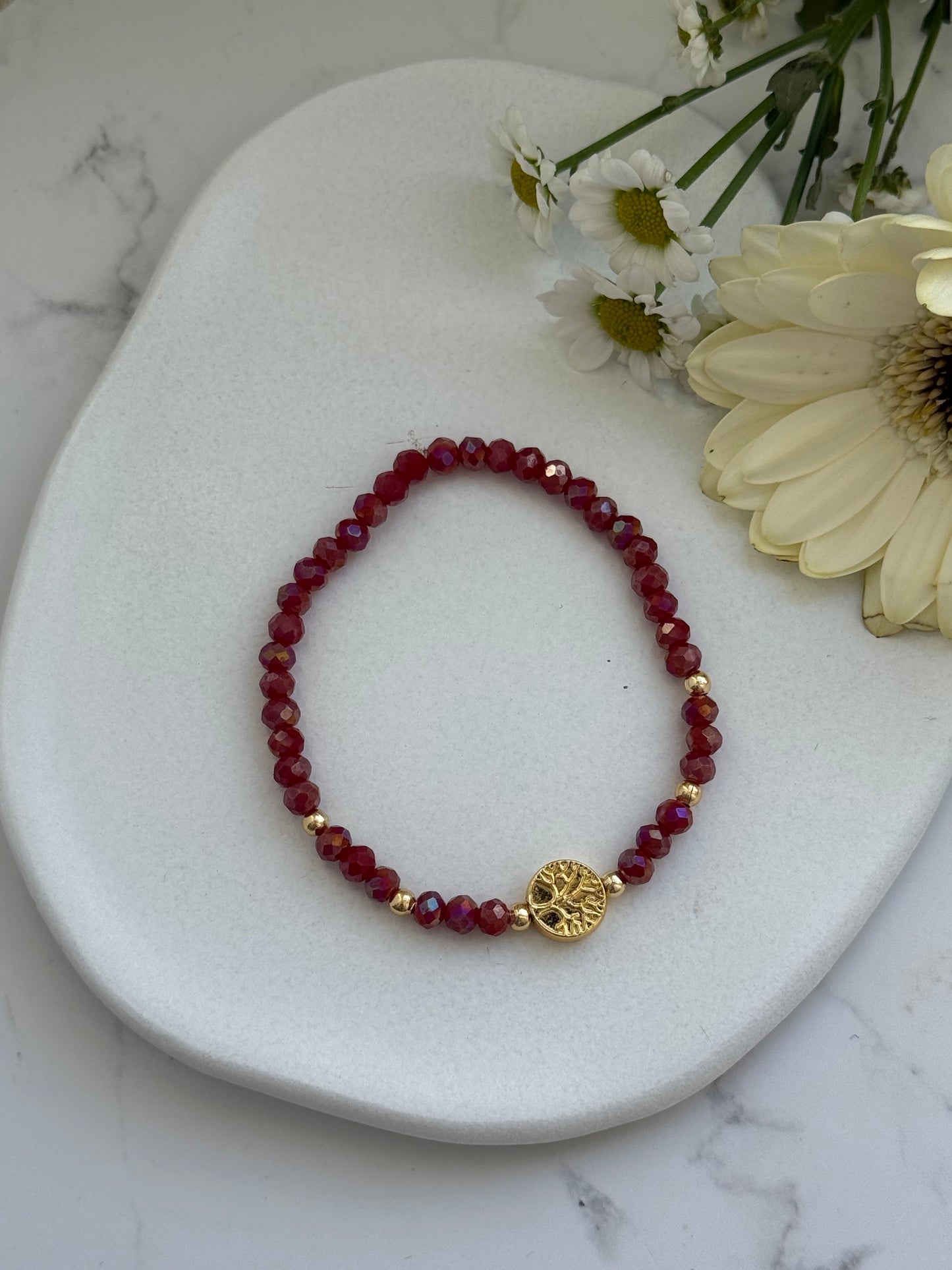Perlenarmband mit Roten Kristallperlen und Goldenen Perlen + Lebensbaum Anhänger - 2010