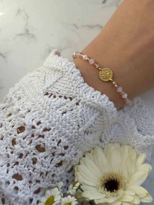 Perlenarmband mit Beigen, Rosé und Weißen Kristallperlen +  Goldenen Perlen + Goldene Taler Anhänger - 2017
