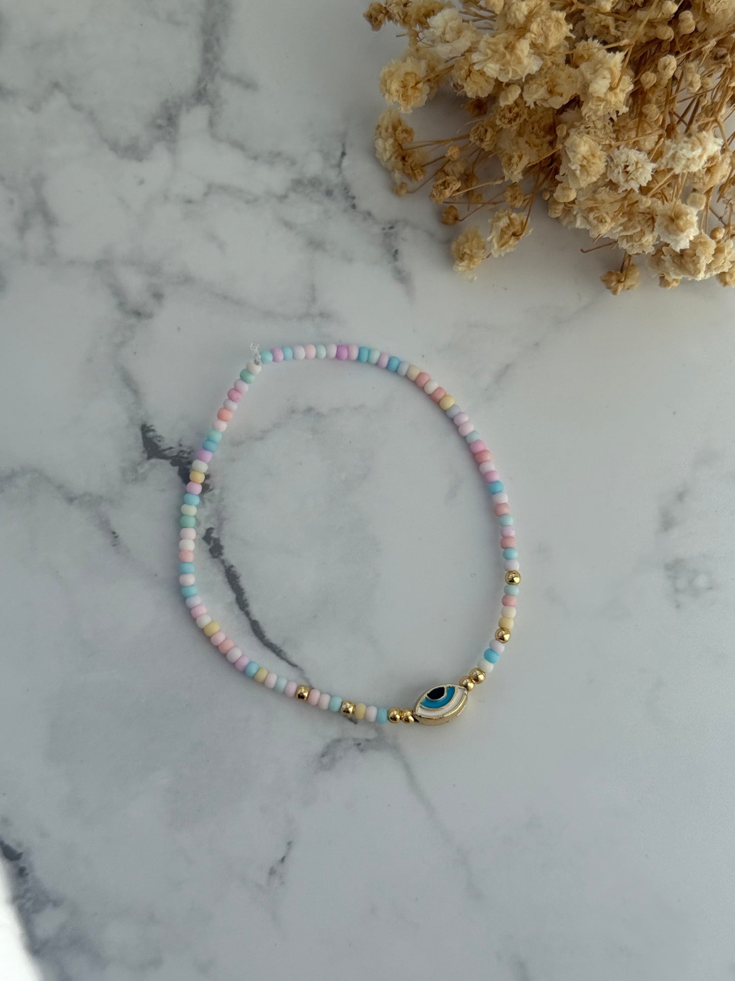 Perlenarmband mit Bunten Perlen, Goldenen Perlen +  Augen Anhänger - 2283