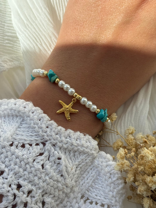 Perlenarmband mit Weißen Perlen, Türkisen Steinen und Goldenen Perlen + Seestern Anhänger - 2234