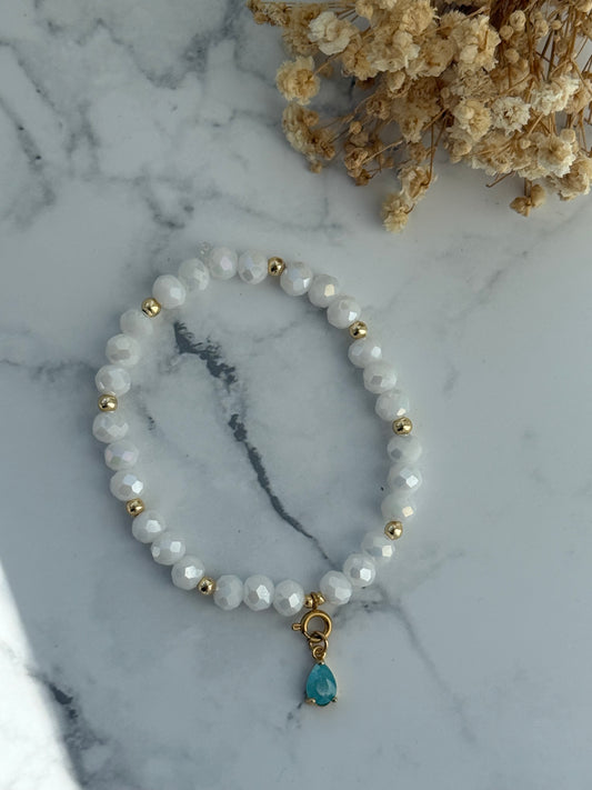 Perlenarmband mit Weißen Kristallperlen + Tropfen Anhänger - 2364