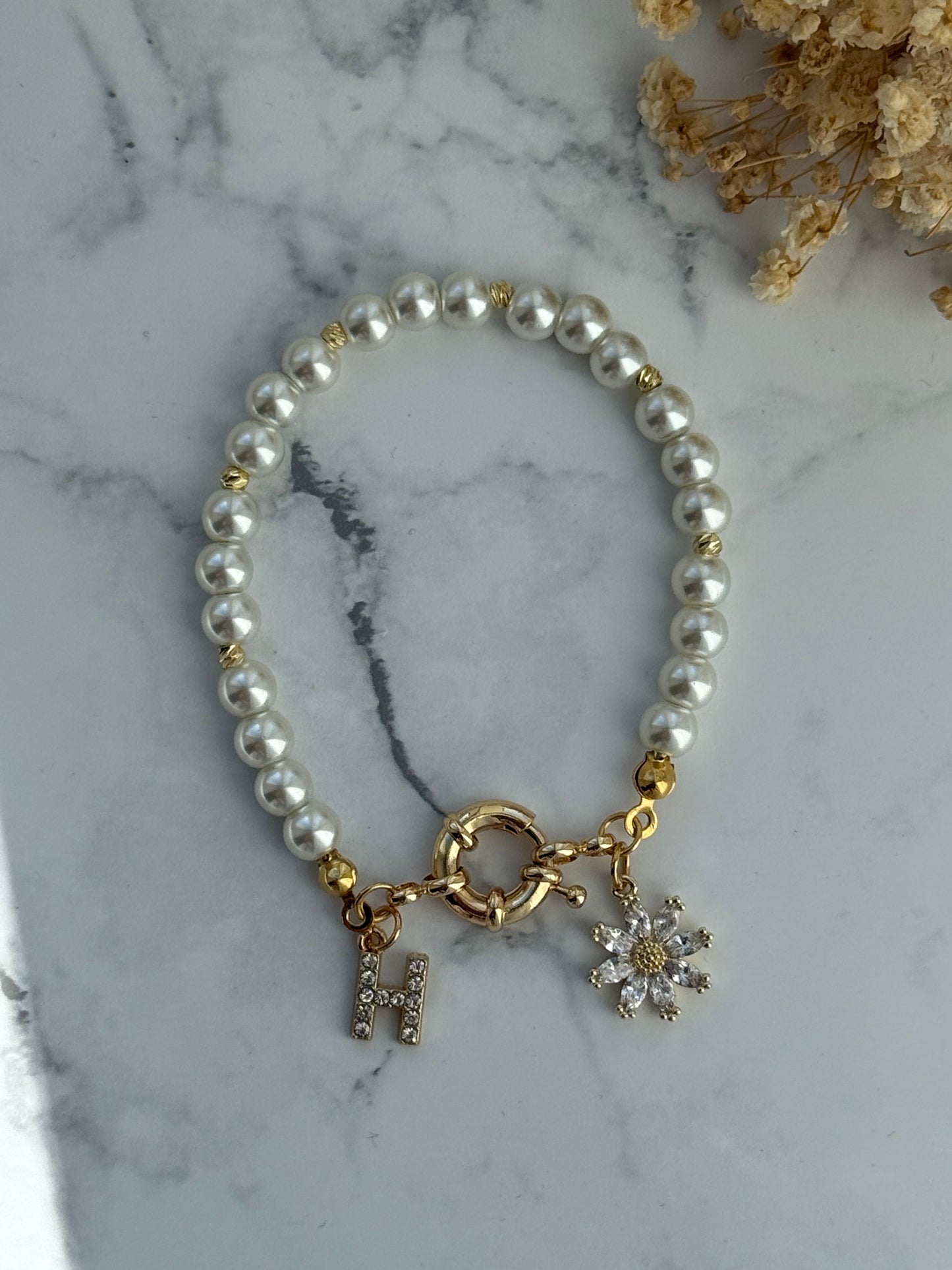 Perlenarmband mit Weißen Glasperlen + Papatya Anhänger - 2355