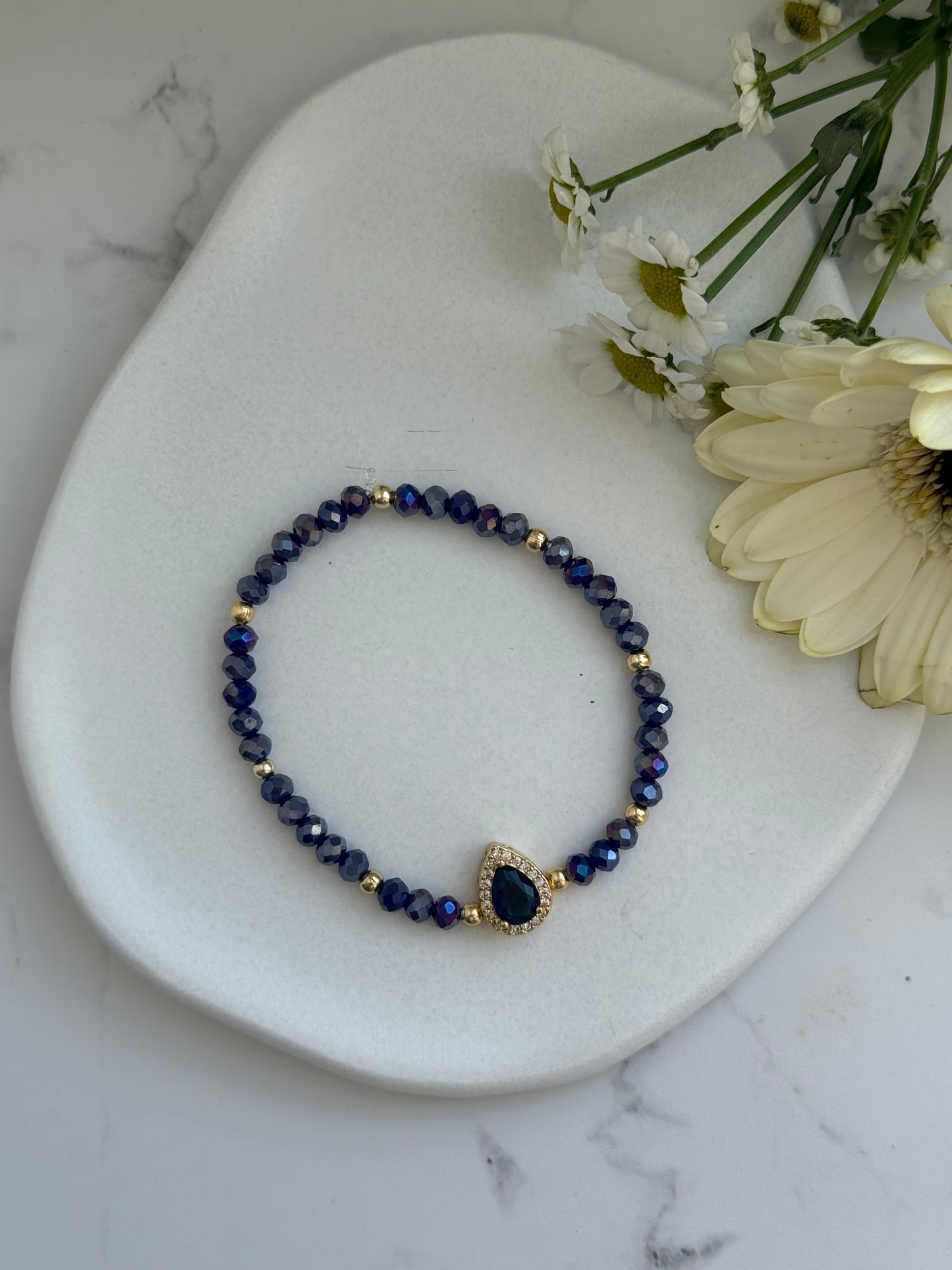 Perlenarmband mit Blauen Kristallperlen und Goldenen Perlen + Zirkonia Anhänger - 2026