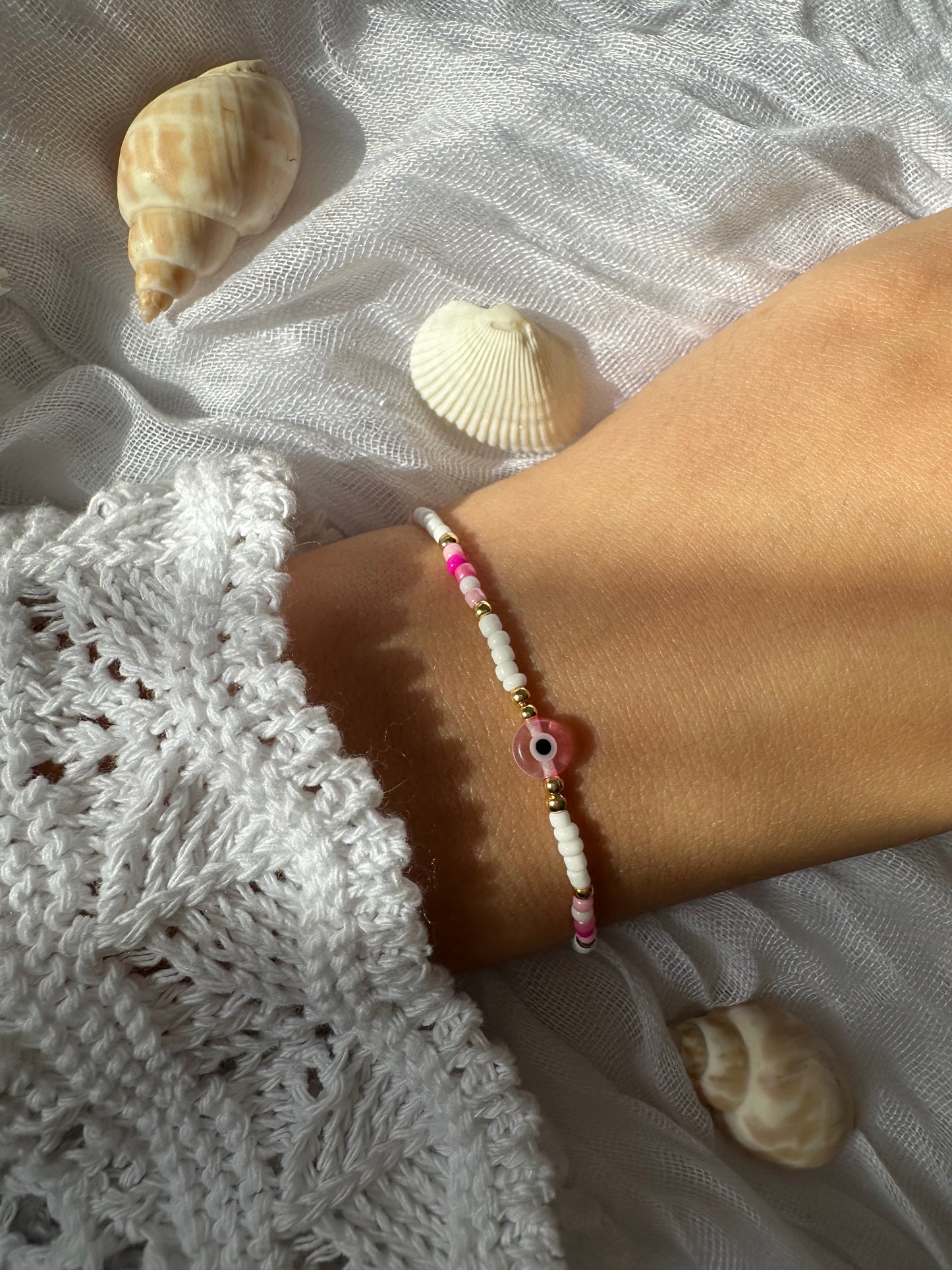 Buntes Perlenarmband mit Rosa Tönen und Nazar - 10440