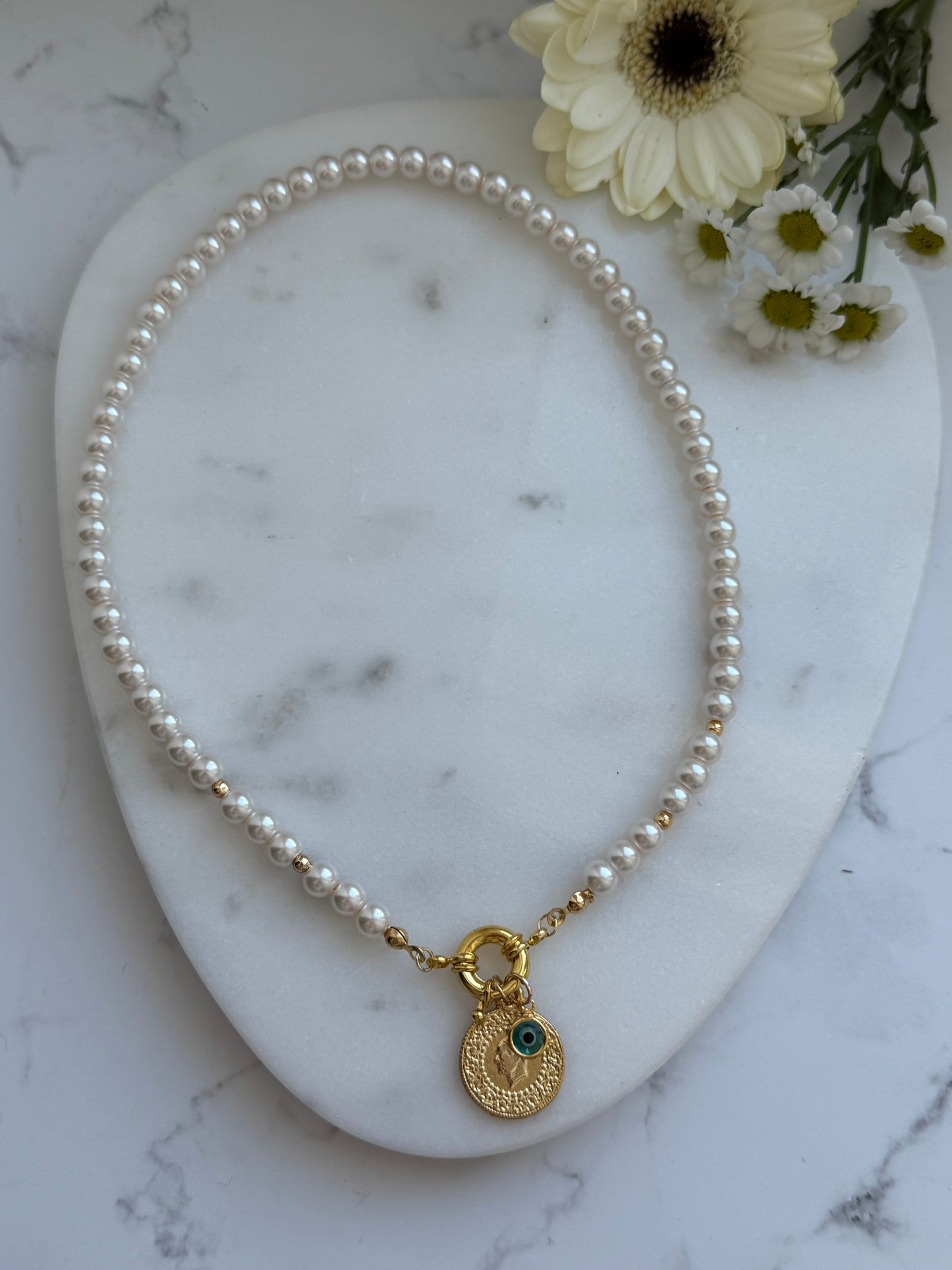 Perlenkette mit Rosa/Beigen Glasperlen und Goldene Perlen + Nazar Anhänger - 2086