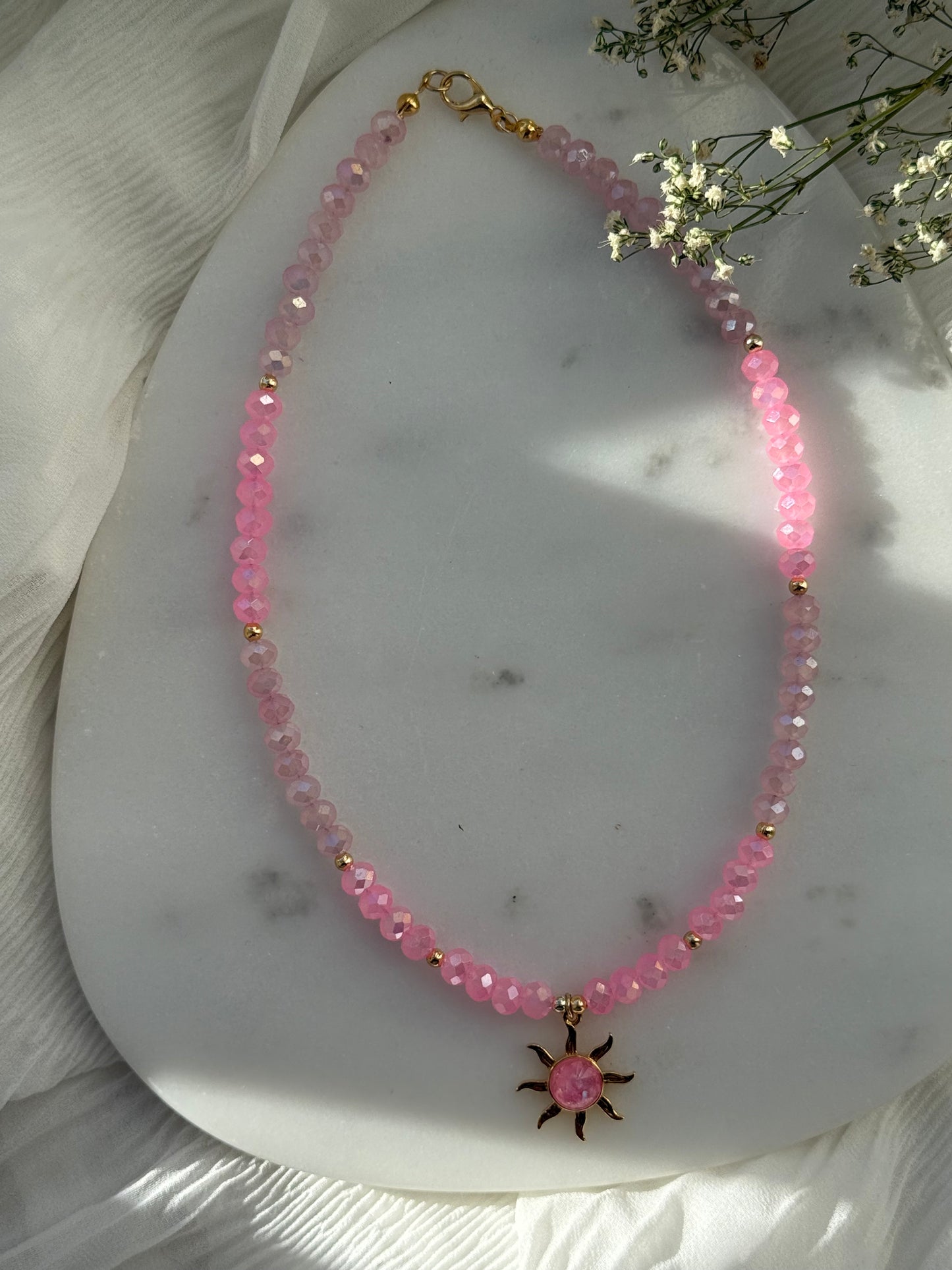 Perlenkette mit Rosa Kristallperlen Goldenen Perlen + Sonnen Anhänger - 2152