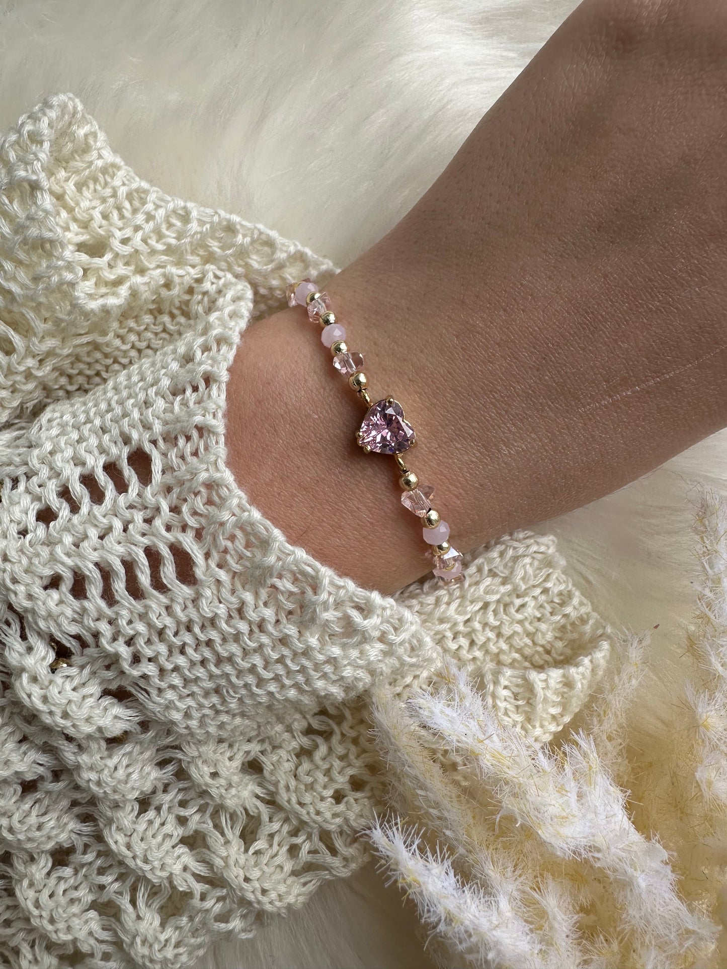 Perlenarmband rosa mit Herz Anhänger - 10483