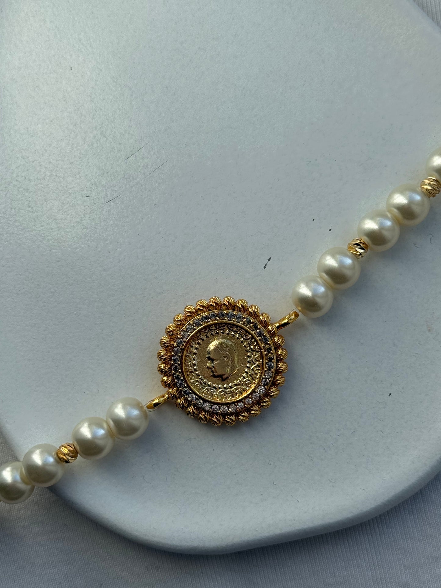 Perlenarmband mit Großen Glasperlen und Dorika Perlen + Rahmen Anhänger - 2089