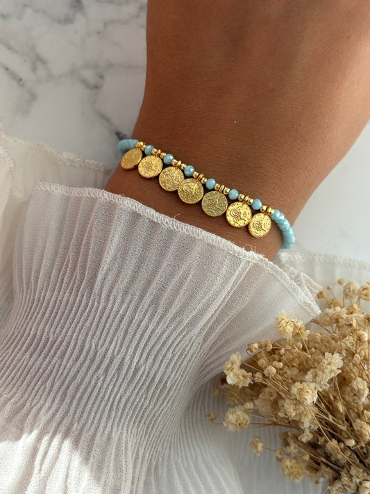Perlenarmband mit Blauen Kristallperlen, Goldenen Perlen + Taler Anhänger - 2317