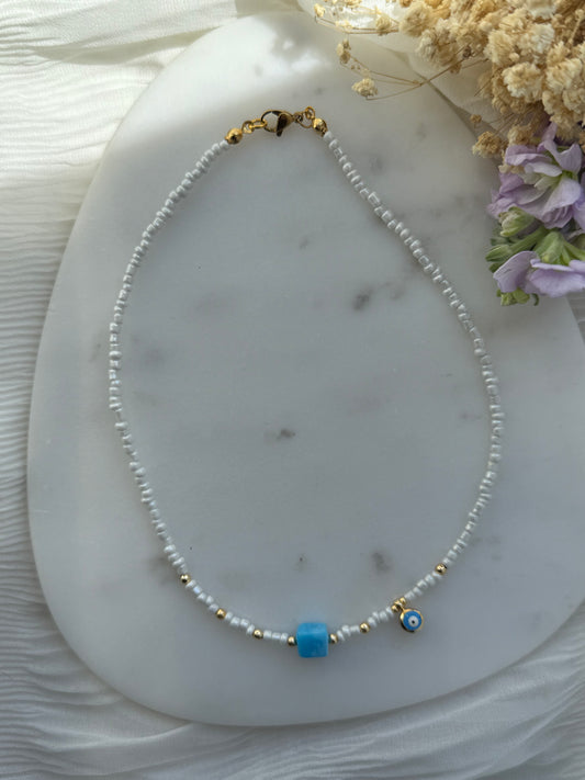 Perlenkette mit Weißen Perlen und Goldenen Perlen + Nazar und Stein Anhänger - 2196