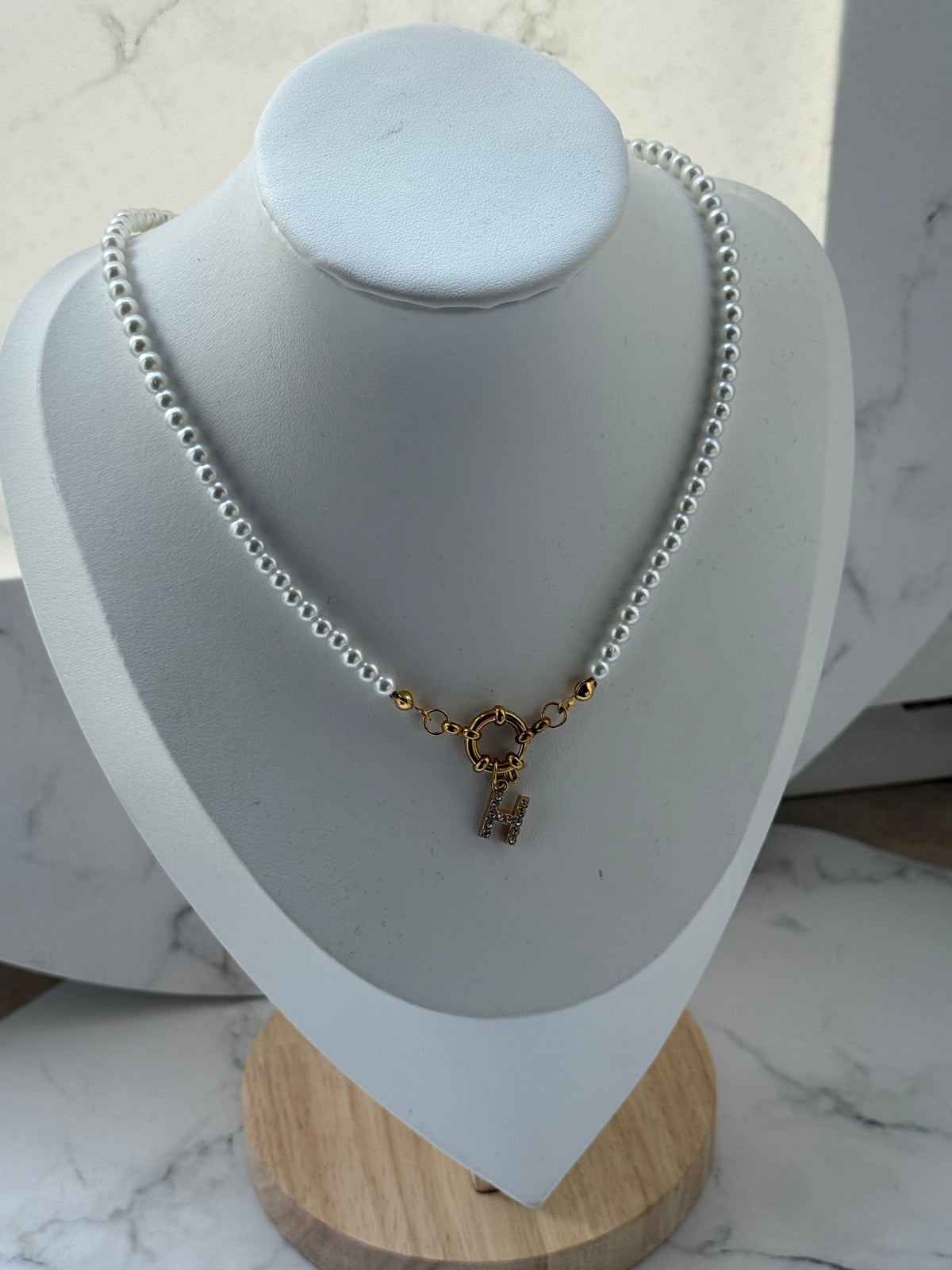 Perlenkette personalisiert mit Weißen und Goldenen Perlen - 2422