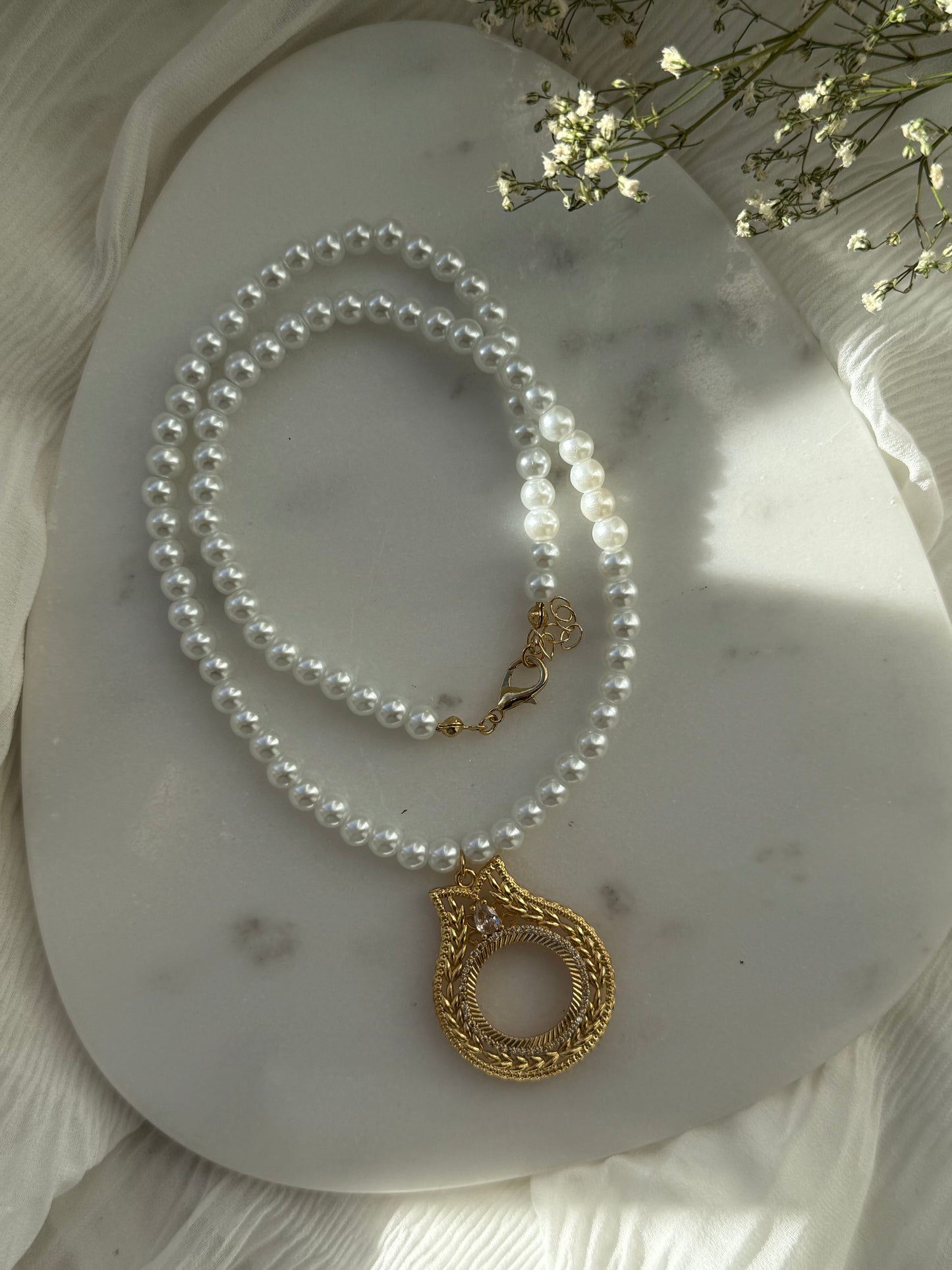 Perlenkette mit Weißen Glasperlen + Rahmen für Ceyrek - 2174