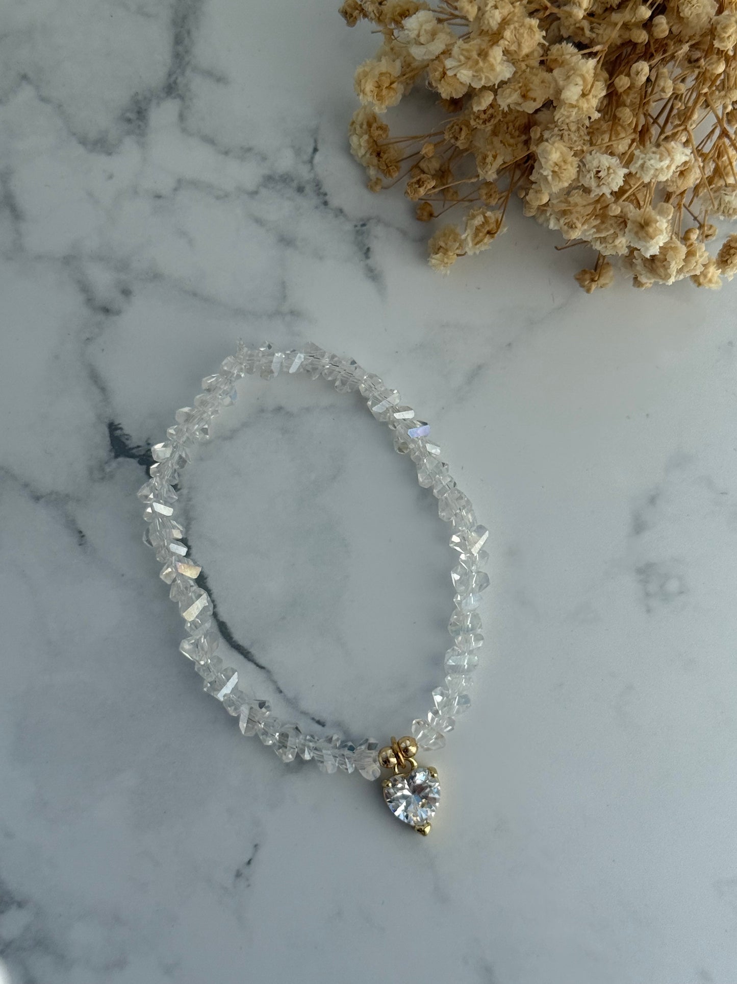 Perlenarmband mit Zirkonia Kristallperlen, Goldenen Perlen +  Herz Anhänger - 2282
