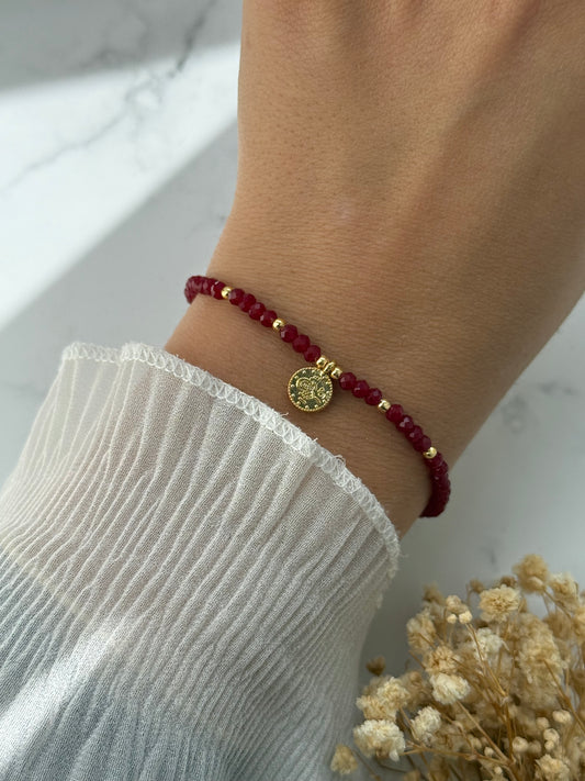 Perlenarmband mit Roten Kristallperlen und Goldenen Perlen + Goldene Taler Anhänger - 2383