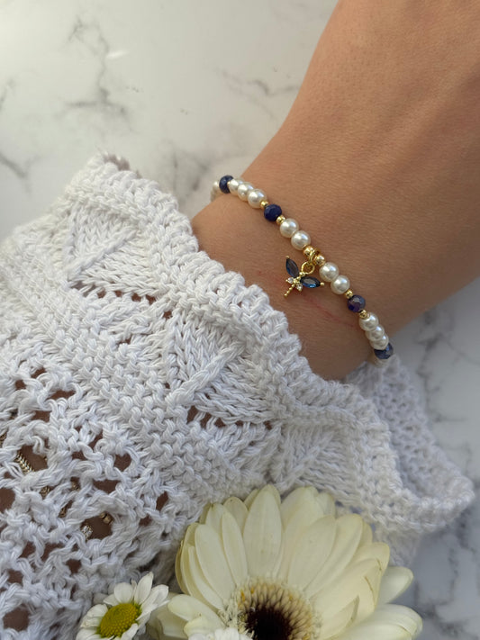 Perlenarmband mit Beigen Glasperlen, Dunkelblauen Kristallperlen und Goldenen Perlen + Libellen Anhänger - 2019