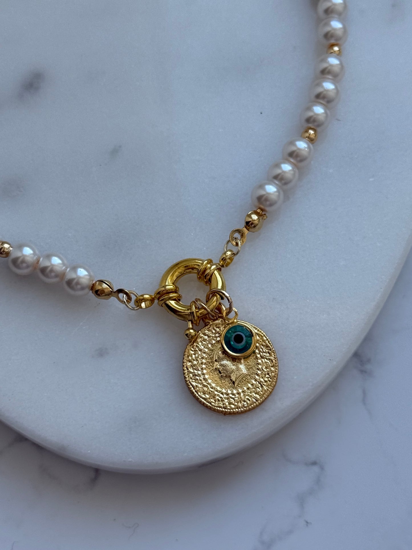 Perlenkette mit Rosa/Beigen Glasperlen und Goldene Perlen + Nazar Anhänger - 2086