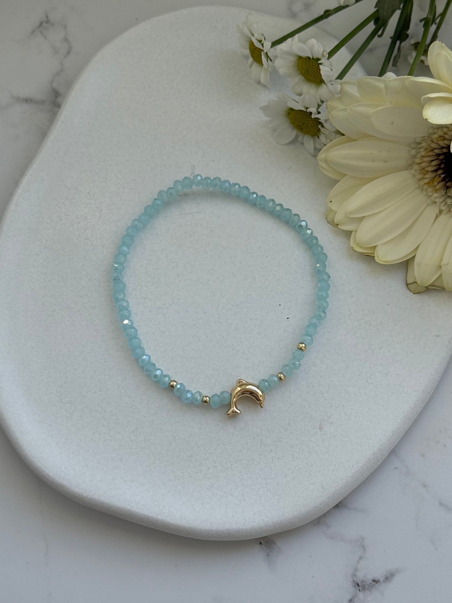 Perlenarmband mit Blauen Kristallperlen und Goldenen Perlen + Delfin Anhänger - 2003