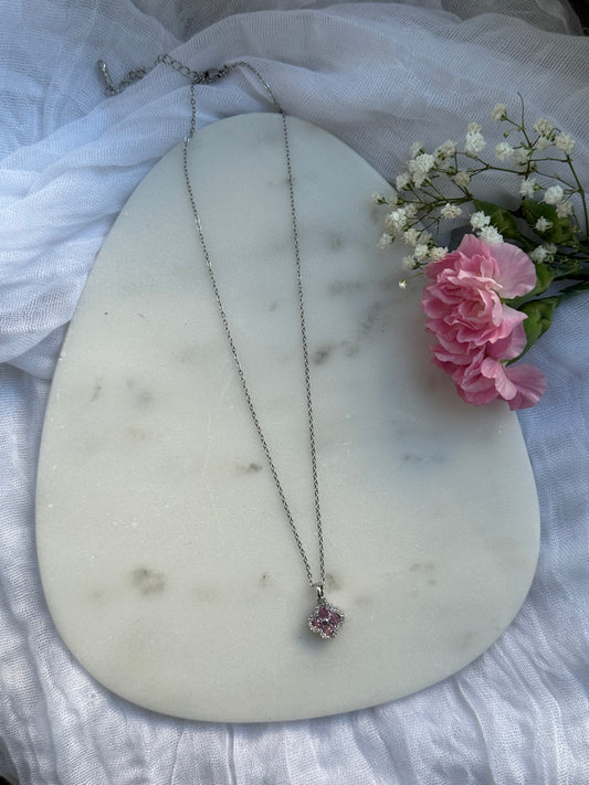 Silberne Halskette mit Kleeblatt Anhänger - 10639