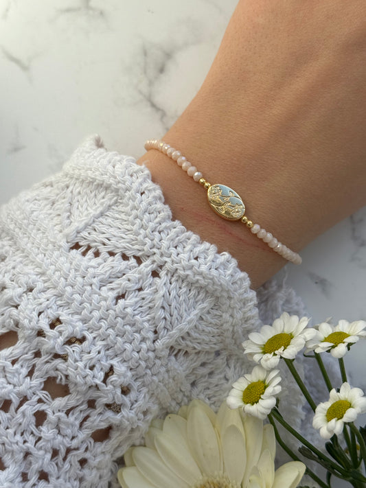 Perlenarmband mit Beigen Kristallperlen und Goldenen Perlen + Blumen Anhänger - 2031