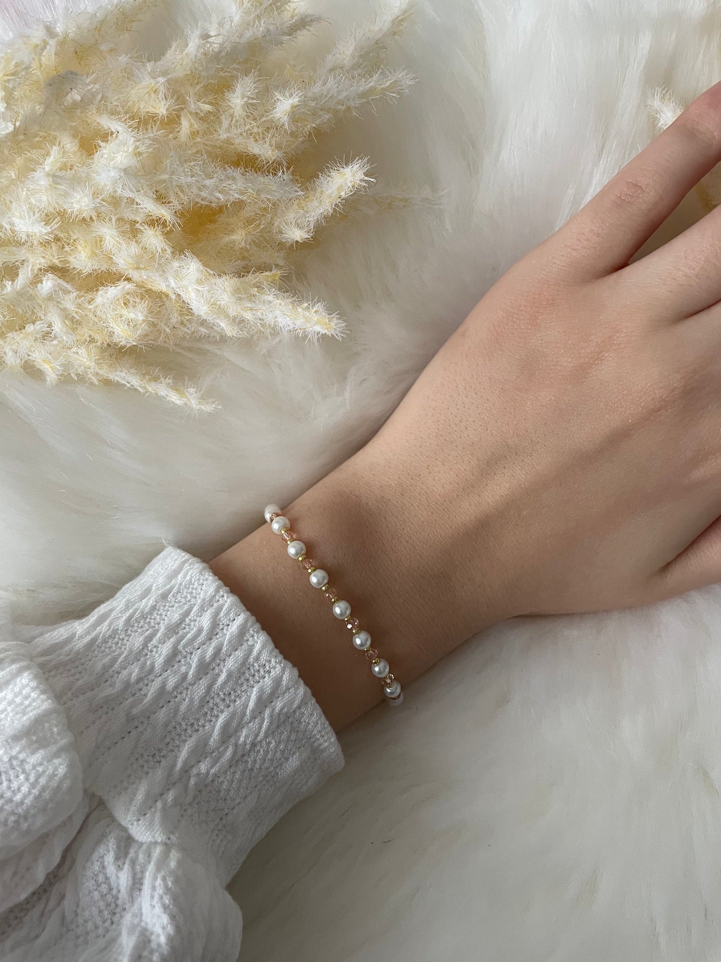 Perlenarmband rose, gold und weiß - 10491