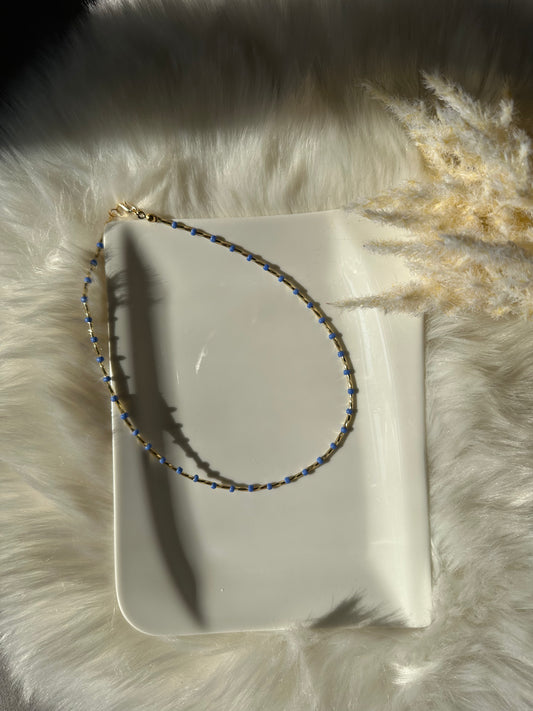 Perlenkette mit goldenen länglichen Perlen und blauen Zwischenperlen - 10109