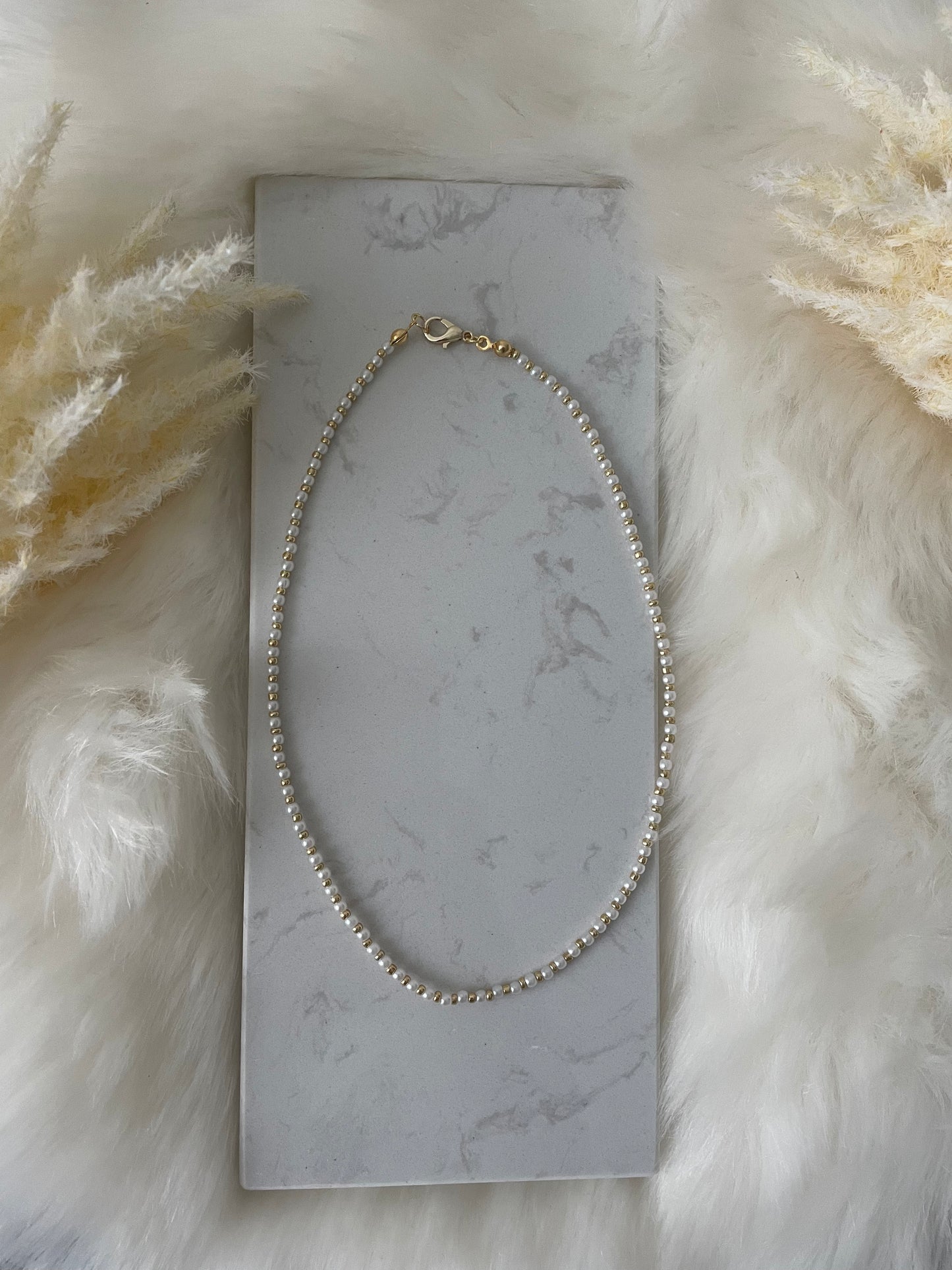 Perlenkette chocker weiß + gold - 10219